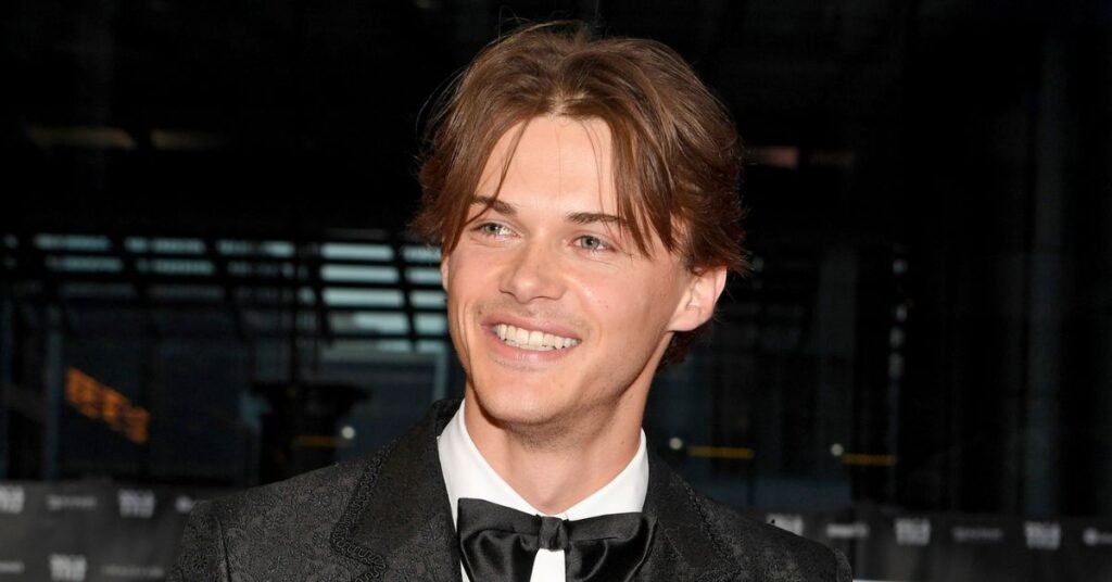 Christopher Briney Height 2026: Age, Net Worth & Everything You Need to Know Christopher Brineyght