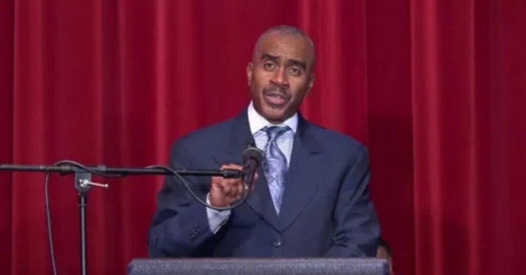 Gino Jennings 2026: Net Worth, Bio, Wife, Children, and Education Gino Jennings