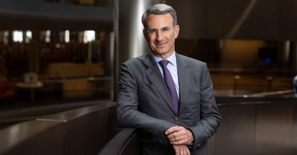 Peter Orszag’s Hair, Professional Image & Executive Style 2026 Peter Orszag